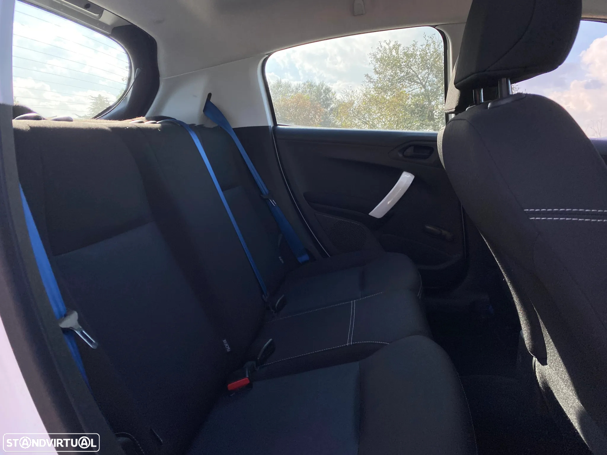 Peugeot 208 - 10