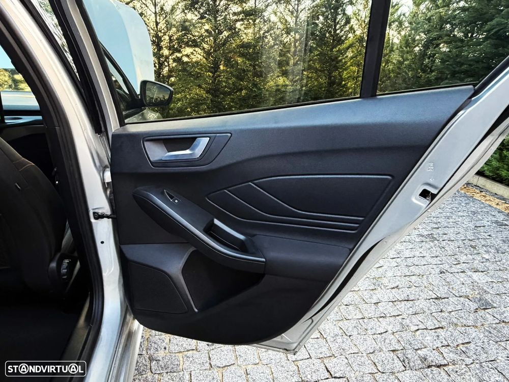 Ford Focus 1.0 EcoBoost MHEV ST-Line Style SIP - 25