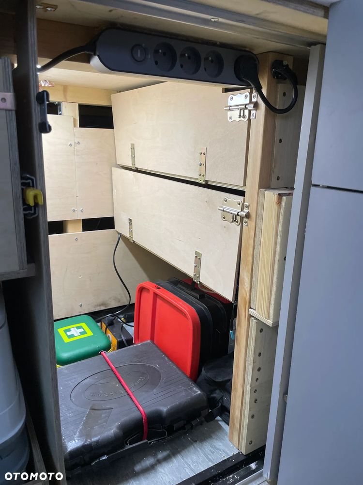 Mercedes-Benz Sprinter - 17