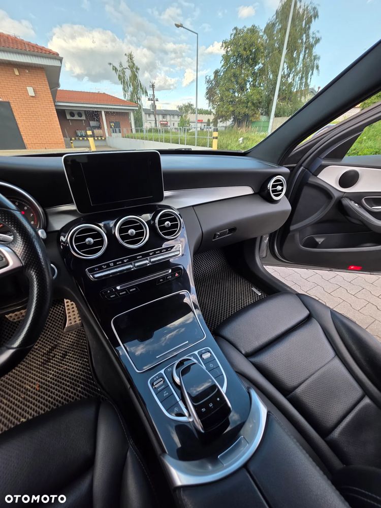 Mercedes-Benz Klasa C 200 7G-TRONIC AMG Line - 21