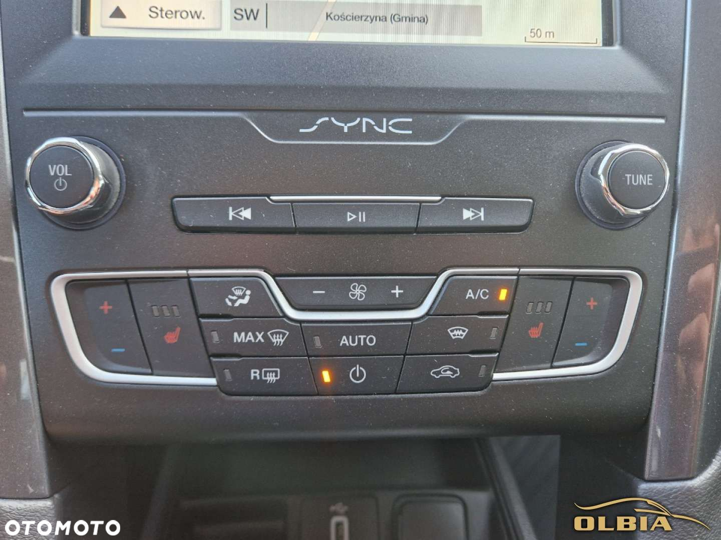 Ford Mondeo - 32