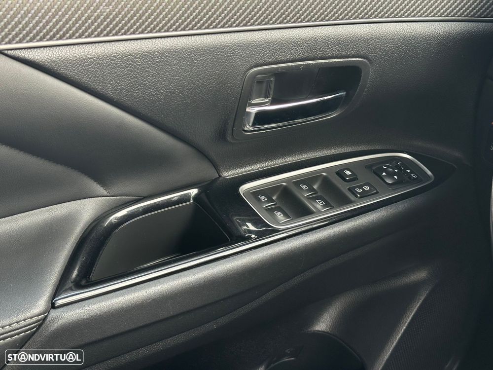 Mitsubishi Outlander 2.0 PHEV Intense - 8
