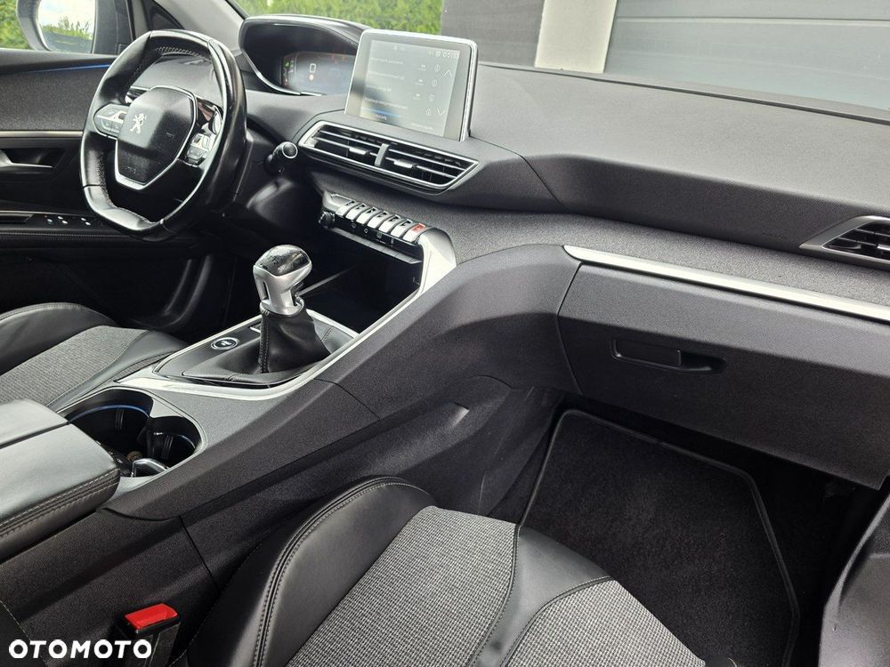 Peugeot 5008 - 9