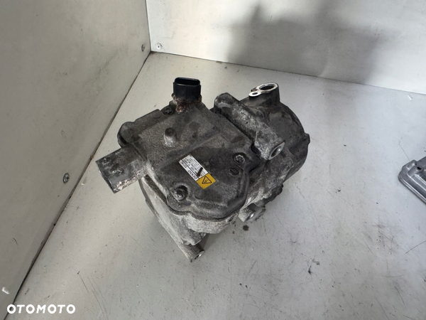 TOYOTA AURIS II LIFT 1.8 HYBRYDA KOMPRESOR KLIMATYZACJI 042200-1330