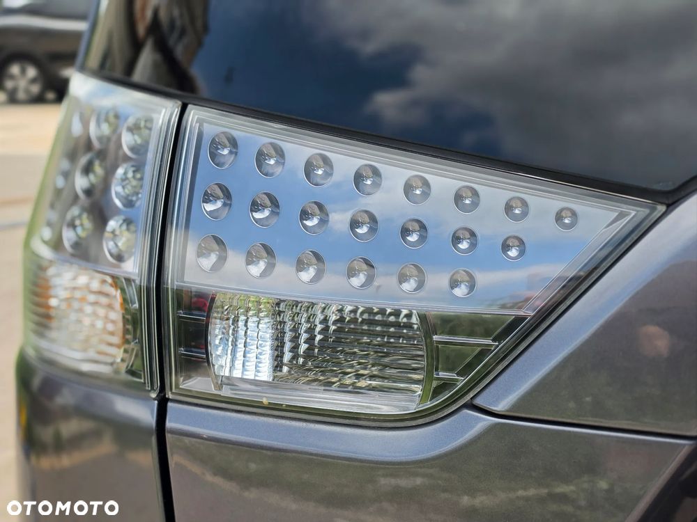 Mitsubishi Outlander - 11