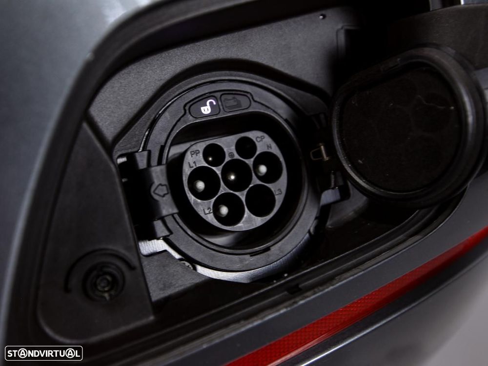 Mercedes-Benz E 300 de Avantgarde - 12