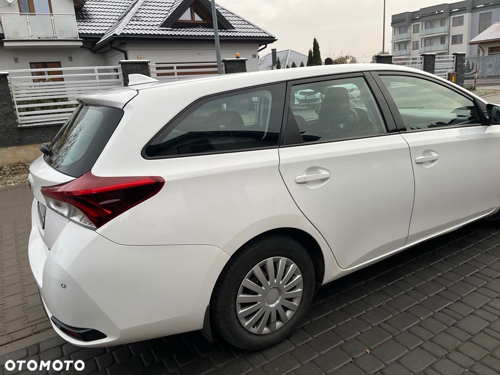 Toyota Auris 1.4 D-4D Active - 10