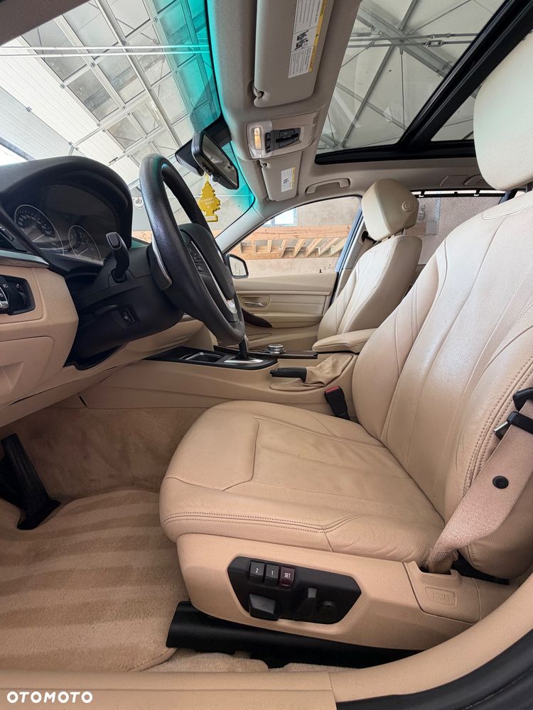 BMW Seria 3 328i xDrive Luxury Line - 24