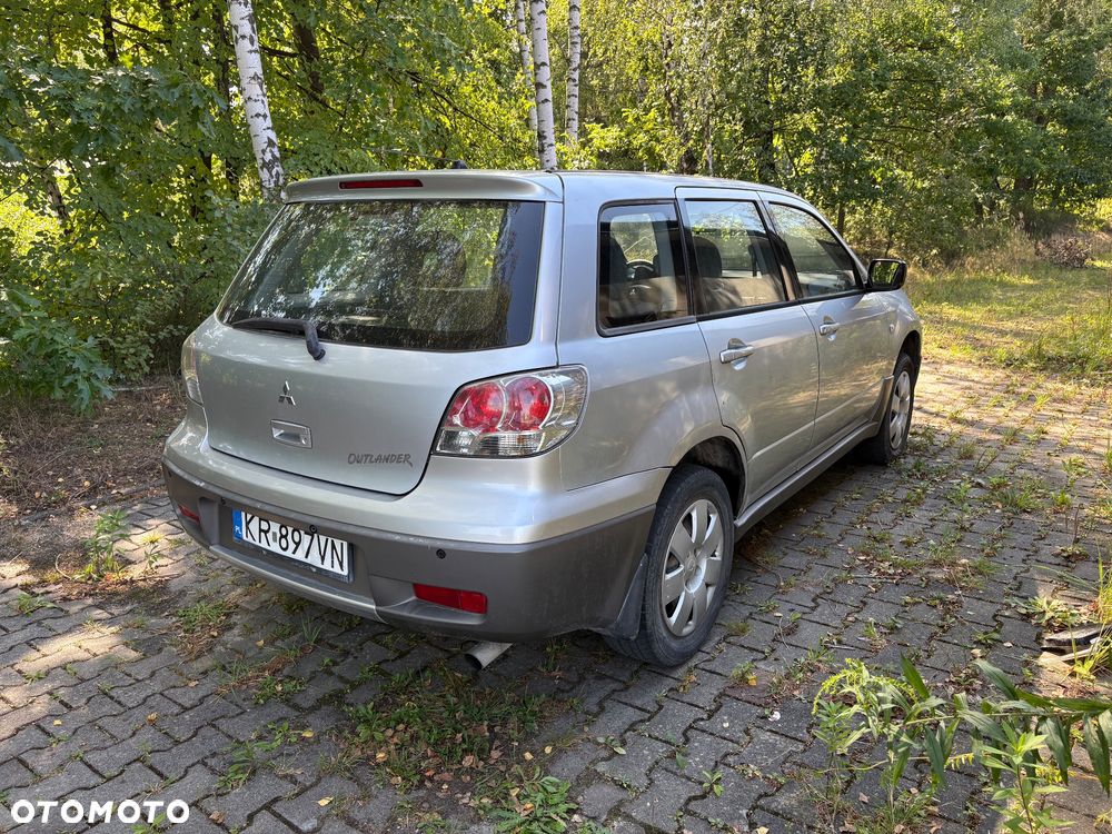 Mitsubishi Outlander - 4