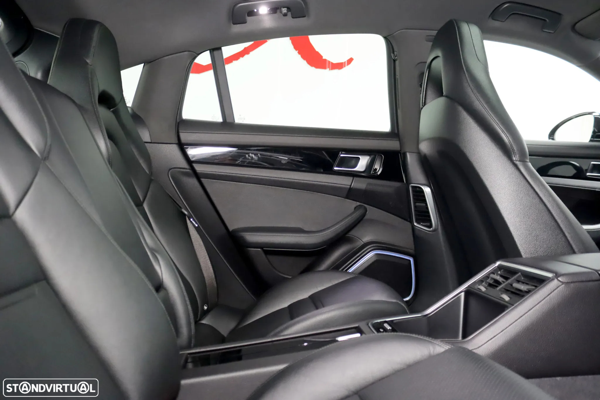 Porsche Panamera 4 E-Hybrid - 29