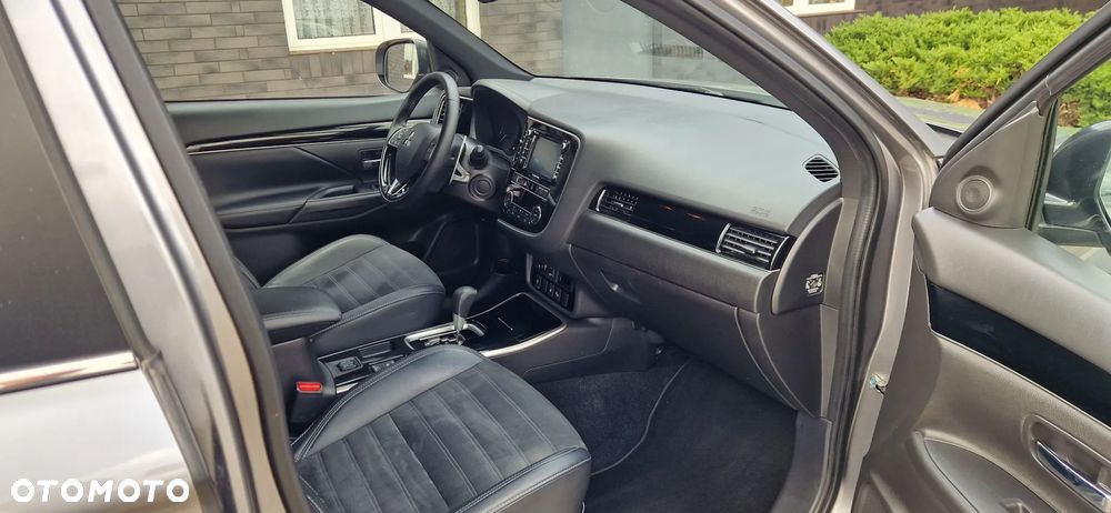 Mitsubishi Outlander 2.0 2WD CVT Diamant Edition+ - 18