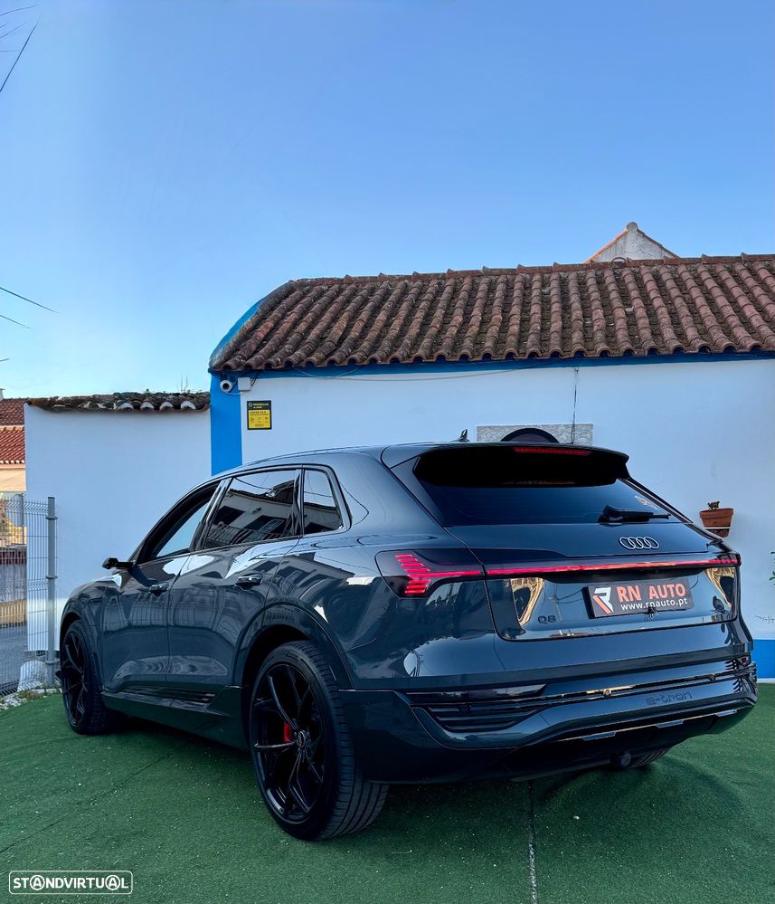 Audi Q8 e-Tron 55 quattro advanced - 5