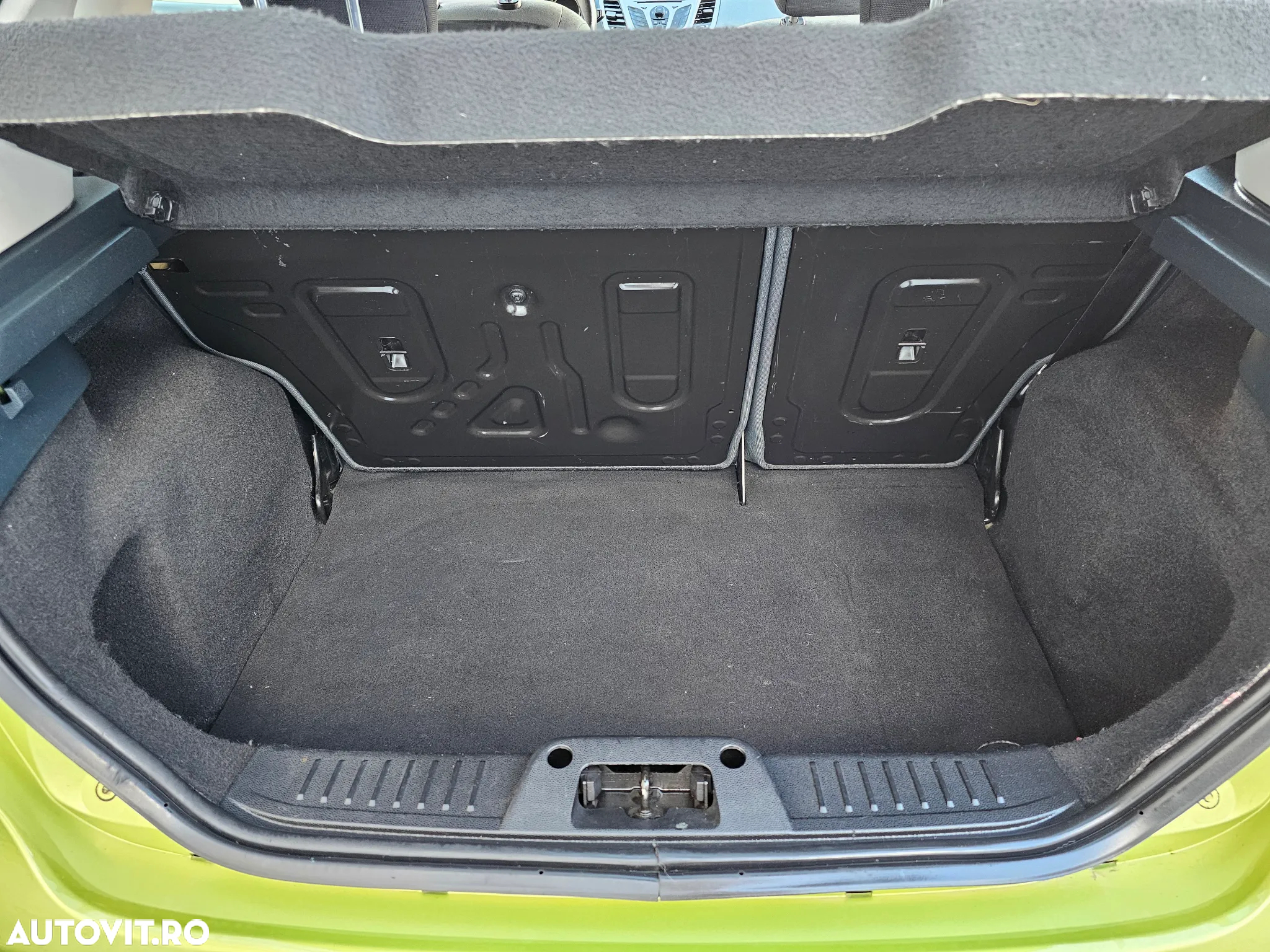 Ford Fiesta 1.4 TDCI Ambiente - 23