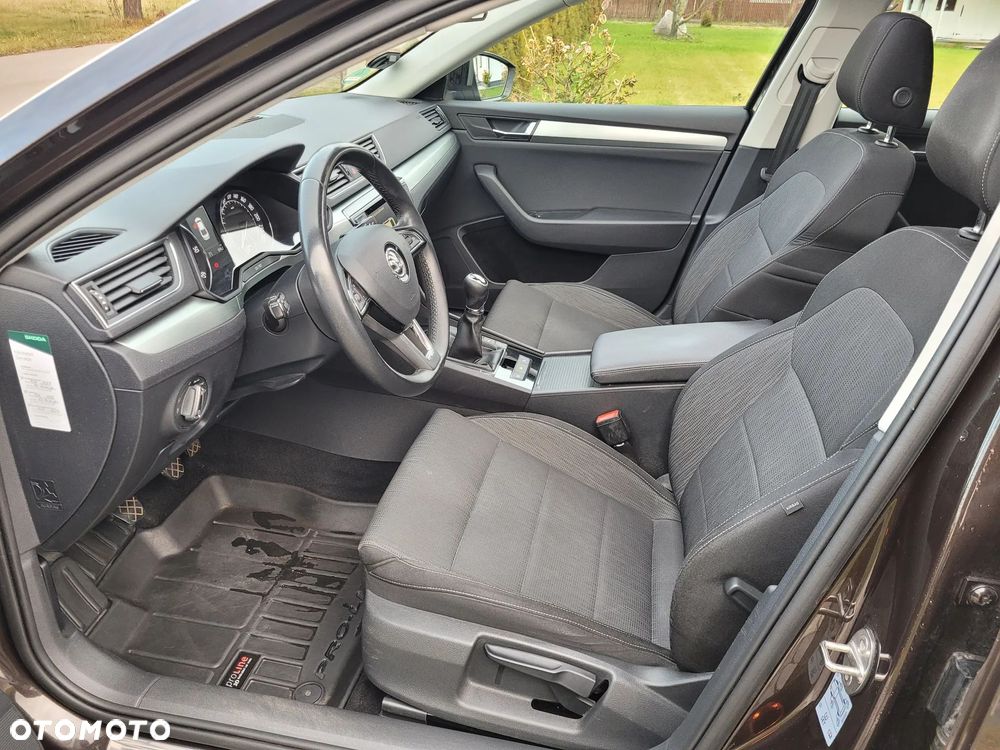 Skoda Superb 2.0 TDI Premium Edition - 12