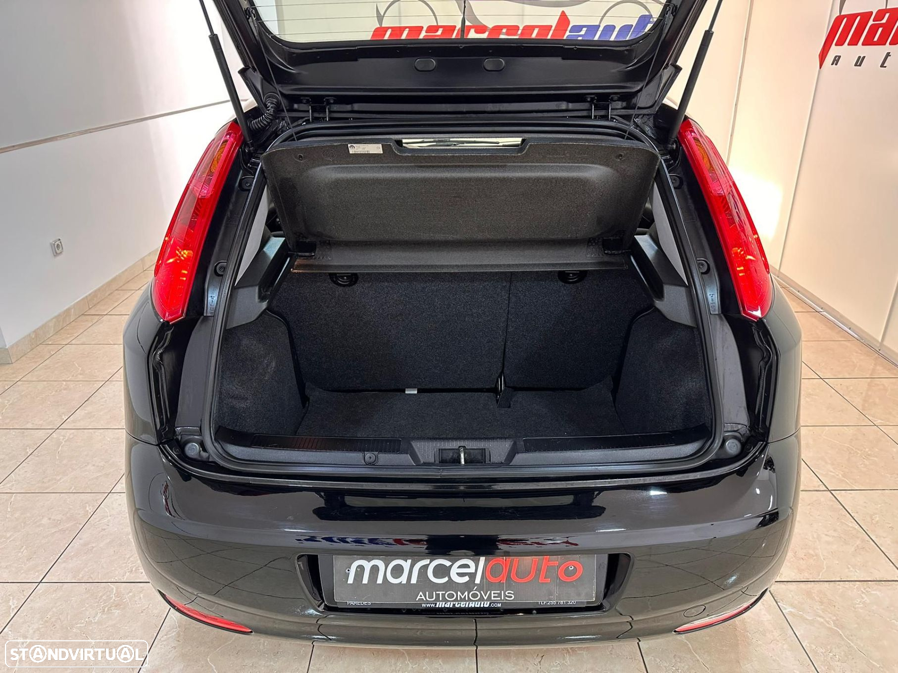 Fiat Punto 1.2 Lounge S&S - 11