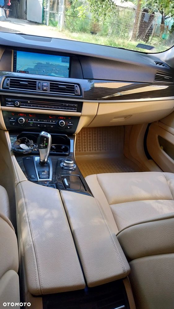 BMW Seria 5 525d - 7