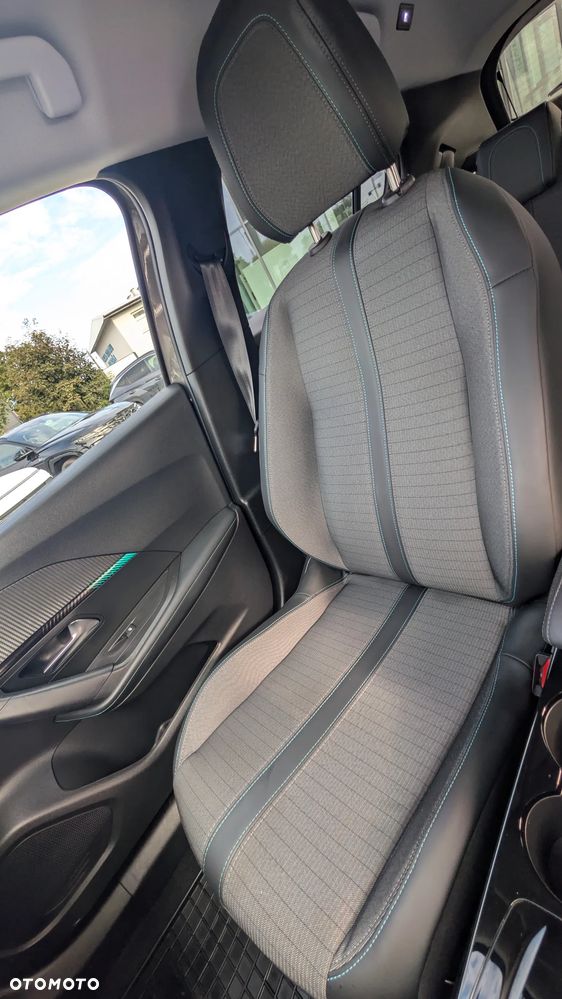 Peugeot 2008 1.2 PureTech Allure Pack S&S EAT8 - 24