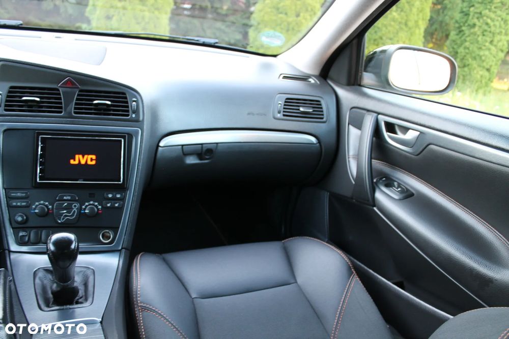 Volvo S60 2.4 Comfort - 30