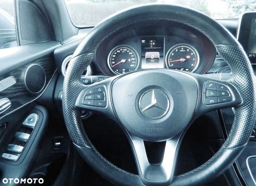 Mercedes-Benz GLC 300 4Matic 9G-TRONIC AMG Line Plus - 17