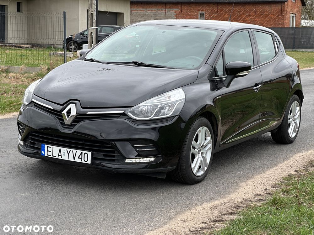 Renault Clio 1.2 16V 75 LIMITED - 9