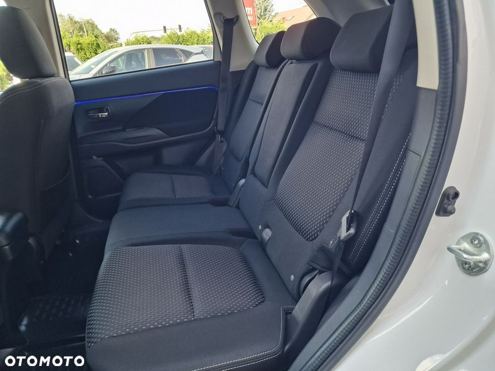 Mitsubishi Outlander - 19