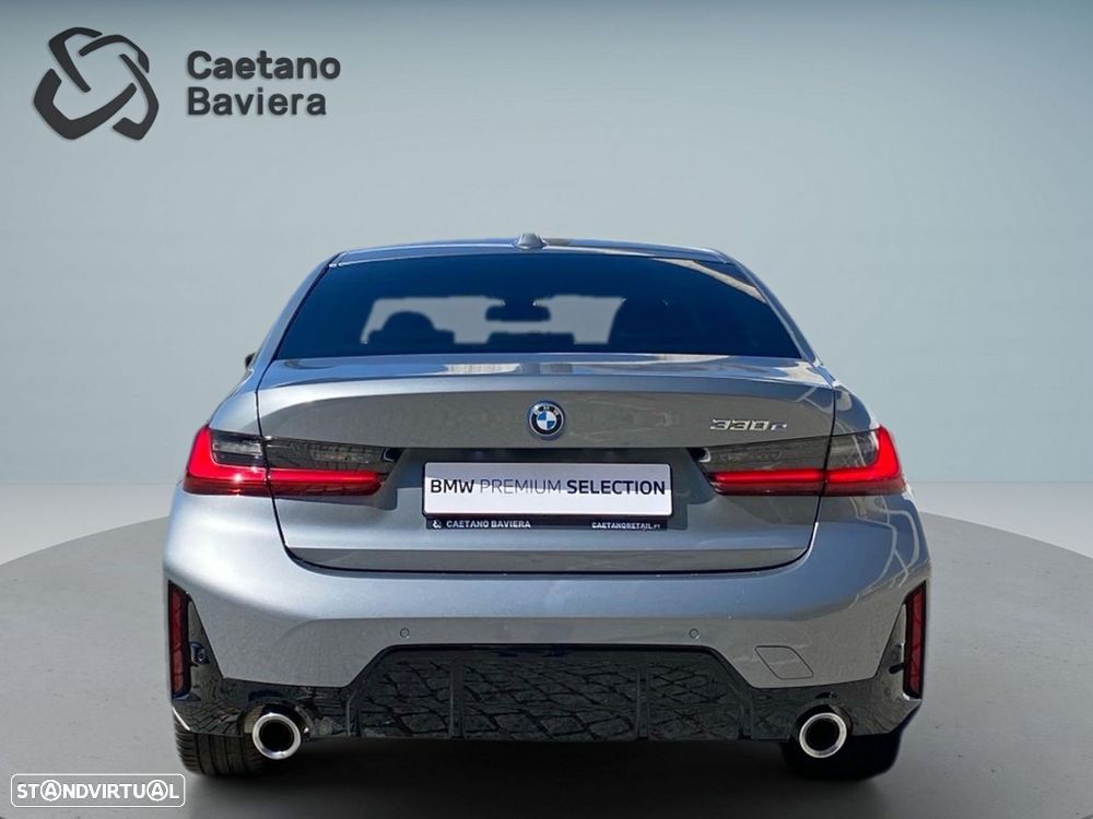 BMW 330 e Pack Desportivo M Auto - 20