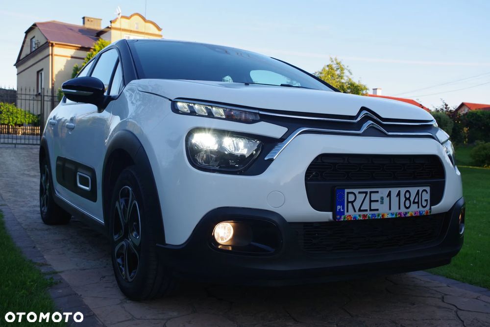 Citroën C3 BlueHDi 100 S&S PLUS - 1