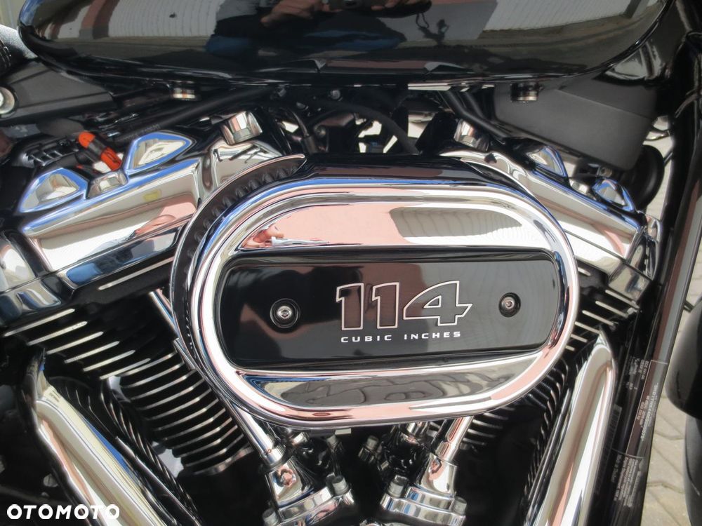 Harley-Davidson Softail Breakout - 18