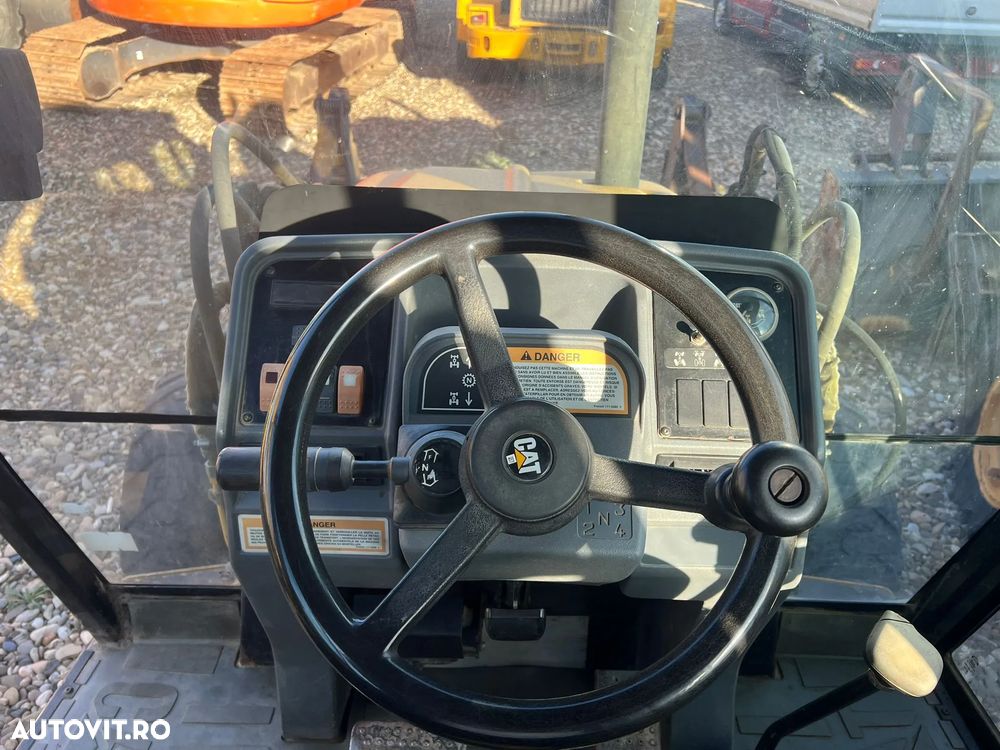 Caterpillar 438C - 12