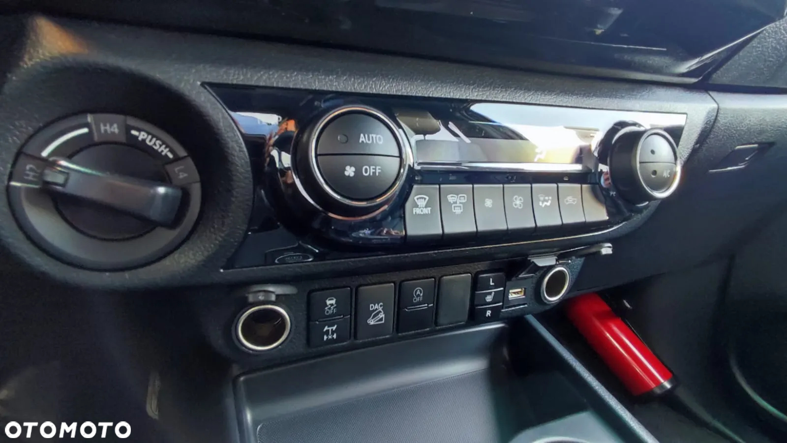 Toyota Hilux 2.8 D-4D Double Cab Invincible 4x4 - 11