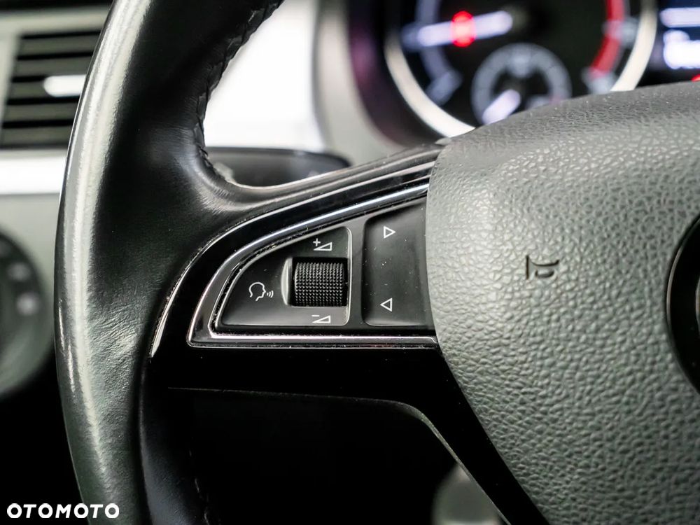 Skoda RAPID 1.0 TSI Ambition - 26