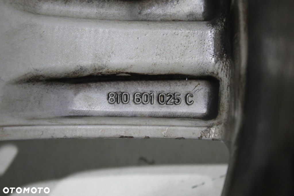 Audi A5 8T0 Felga Felgi 17" - 2