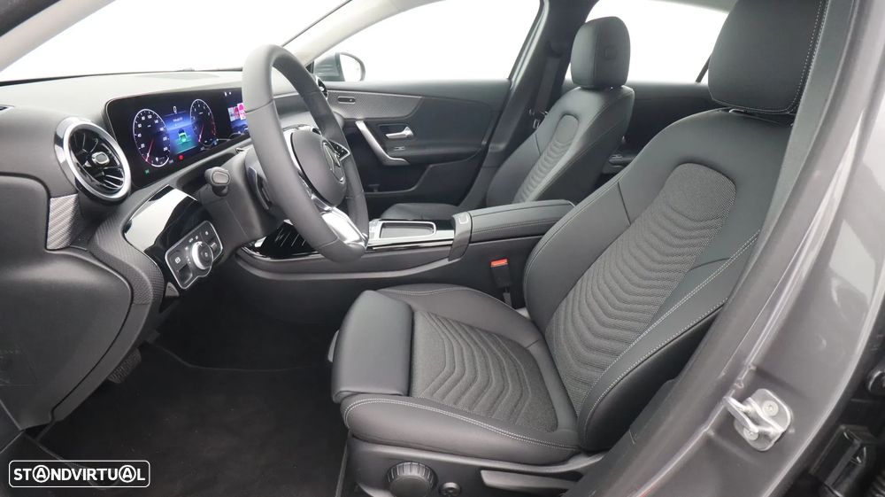 Mercedes-Benz A 200 d - 12