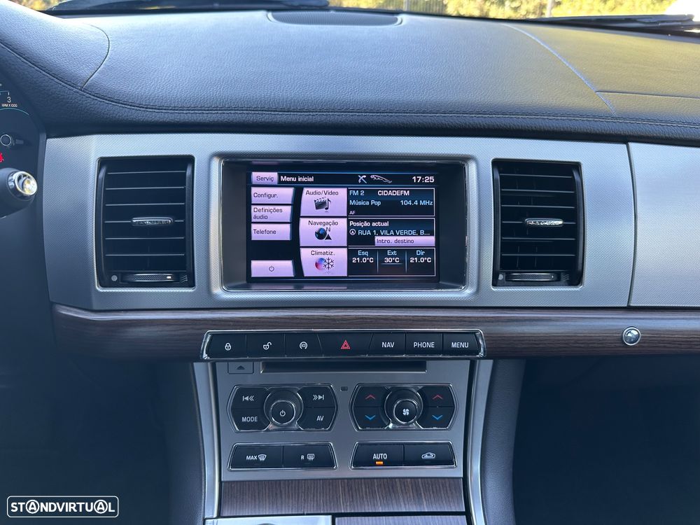 Jaguar XF 2.2 D Premium Luxury - 15