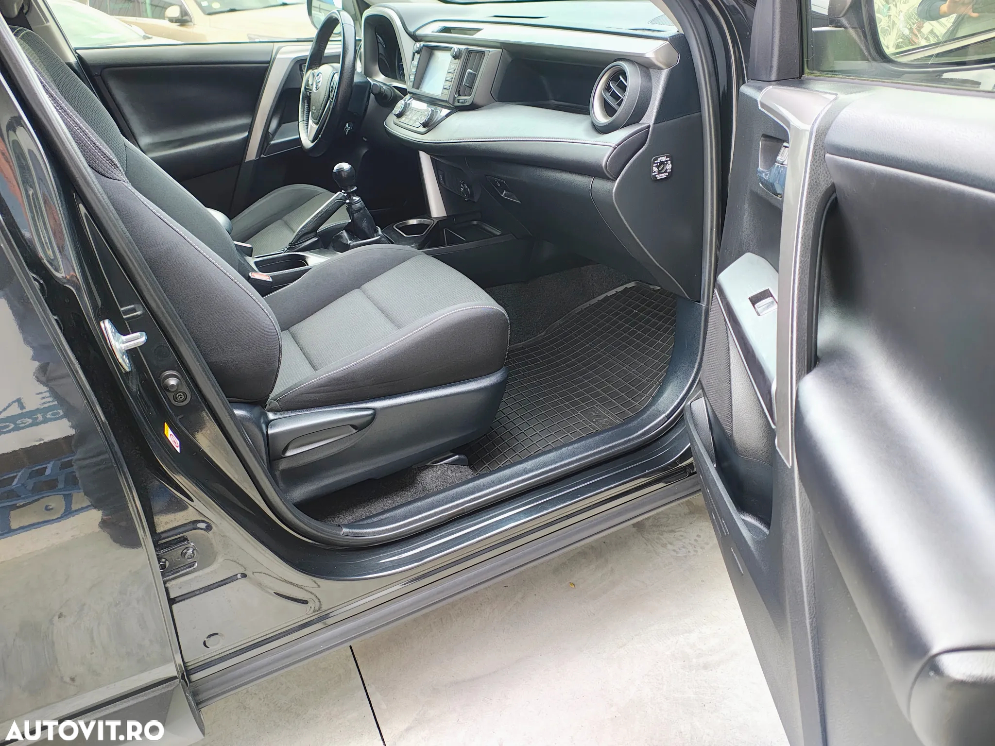 Toyota RAV4 2.0 D-4D 2WD Executive - 7