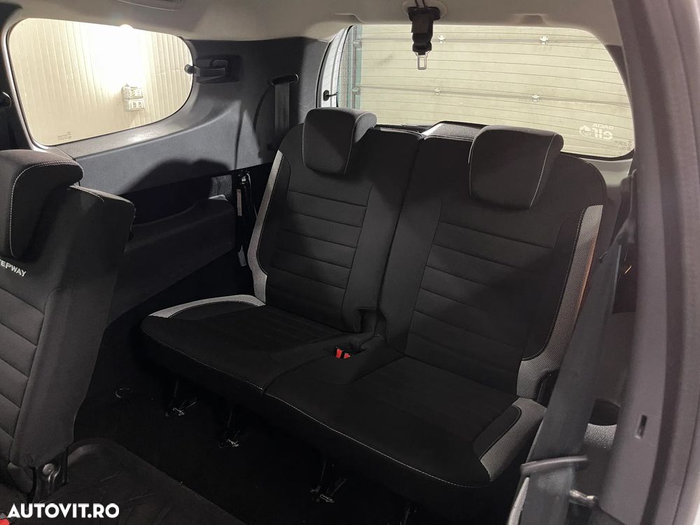 Dacia Lodgy 1.5 Blue dCi Stepway - 13