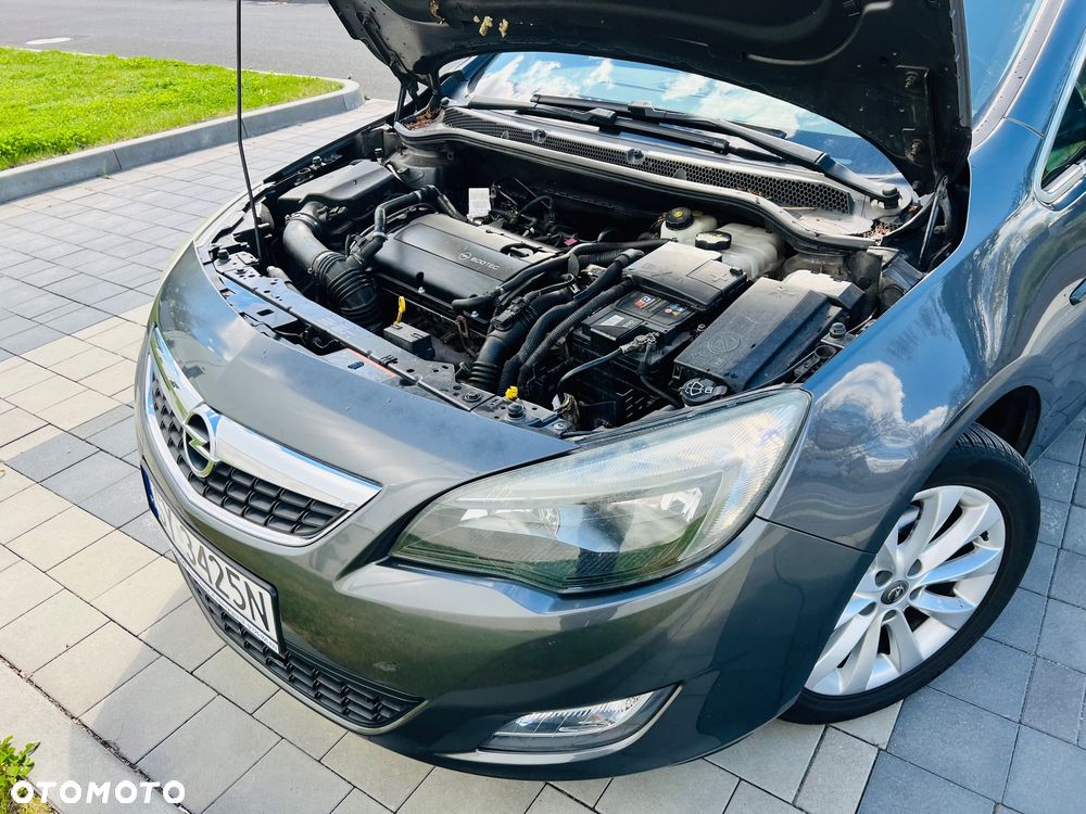 Opel Astra 1.6 Turbo Innovation - 32
