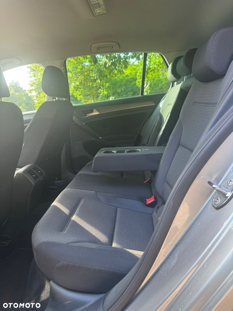 Volkswagen Golf - 9