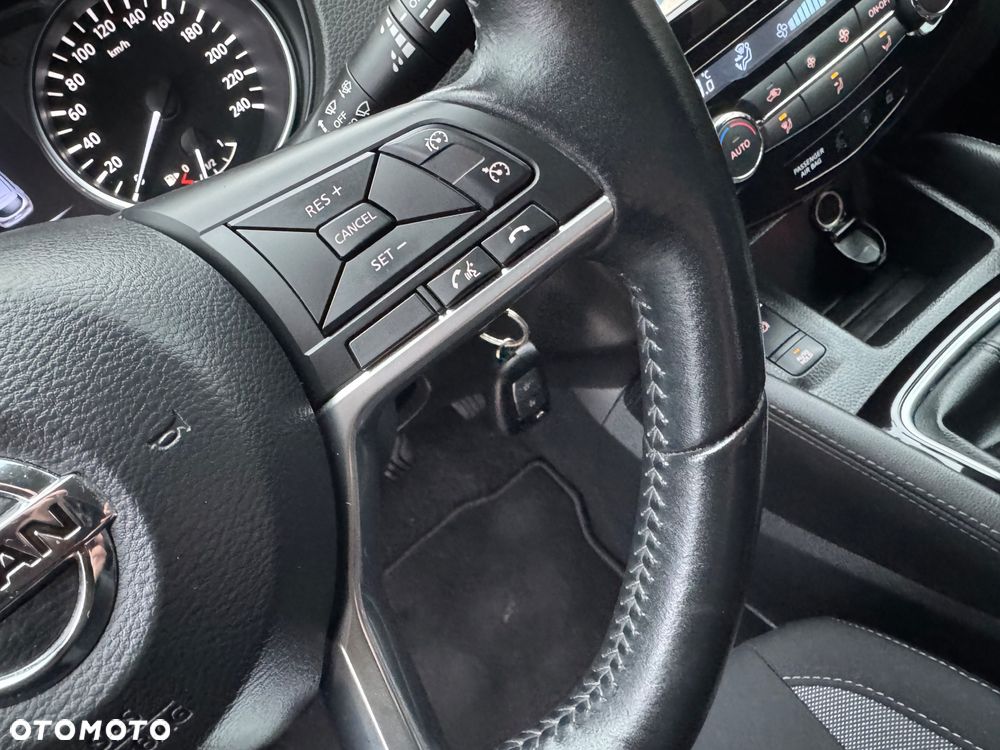 Nissan Qashqai 1.2 DIG-T 360 - 25