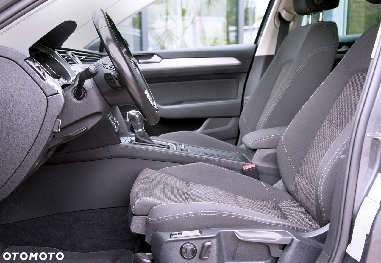 Volkswagen Passat - 14