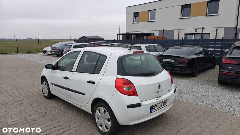 Renault Clio - 2