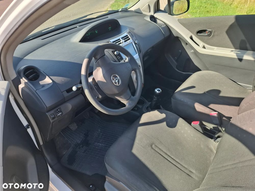Toyota Yaris 1.0 Luna A/C - 9