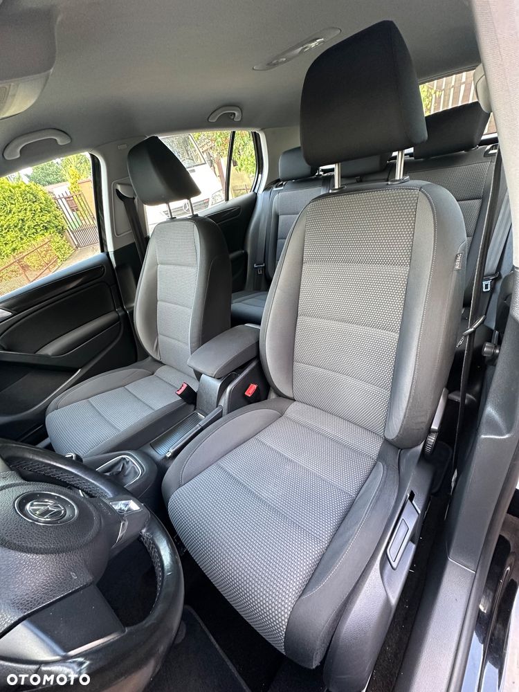 Volkswagen Golf - 10