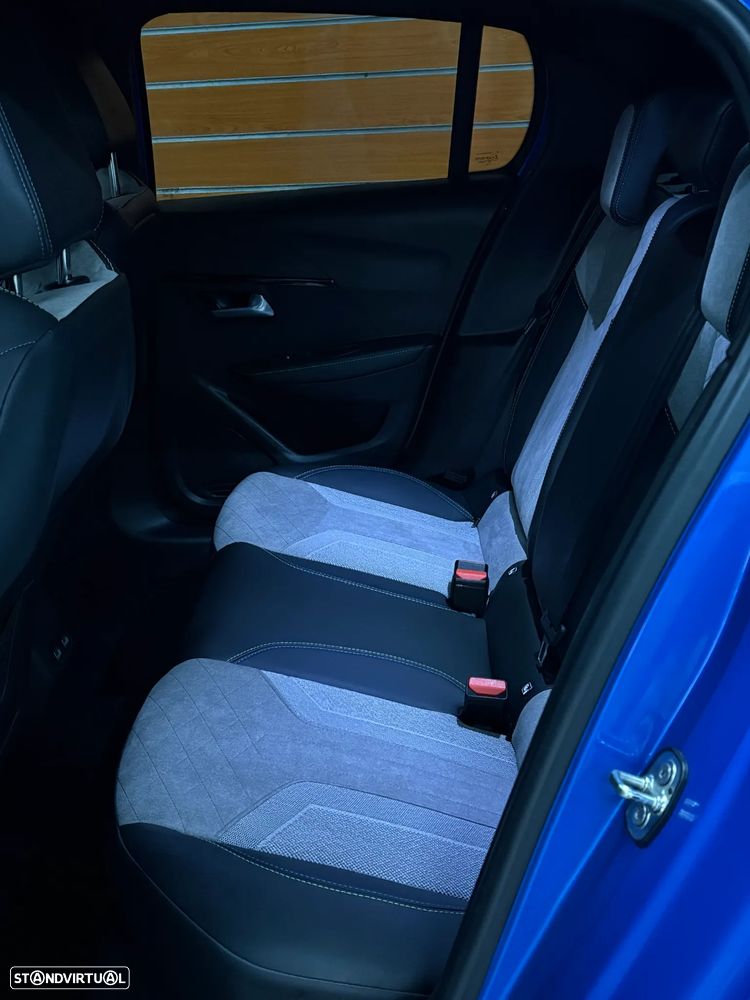 Peugeot e-208 GT - 12