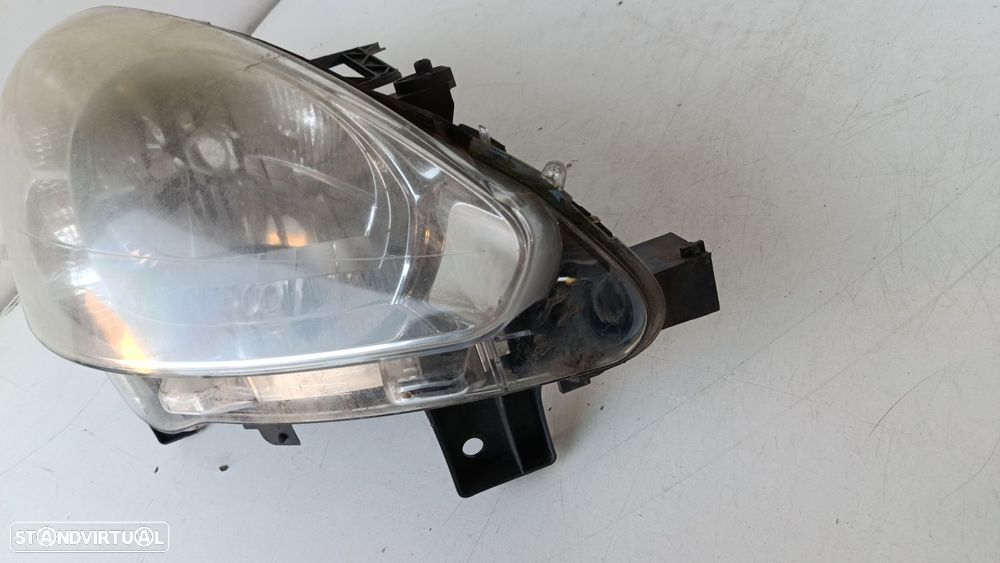 Farol Frente Direito / Otica Direita Peugeot Partner Caixa  90013222 / - 2