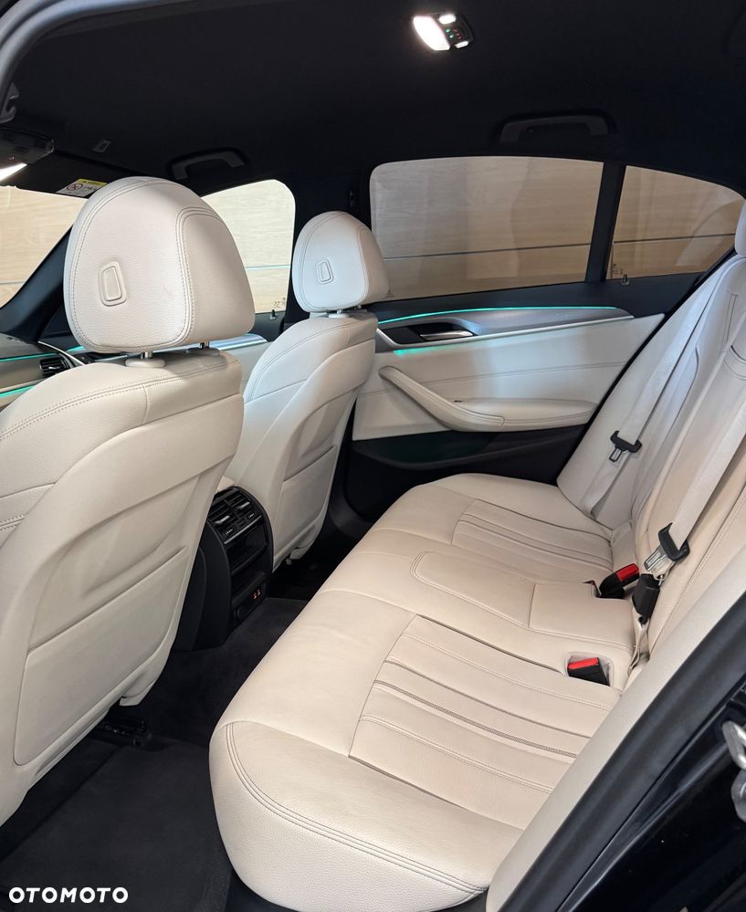 BMW Seria 5 520d xDrive M Sport sport - 11