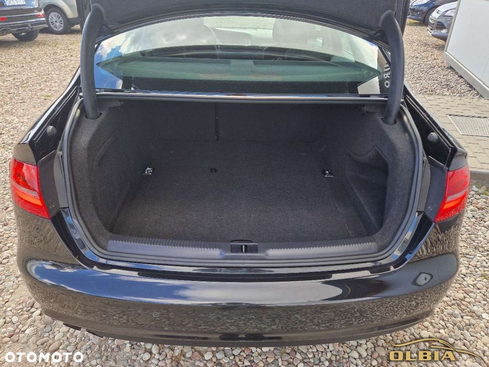 Audi A4 Limousine - 15
