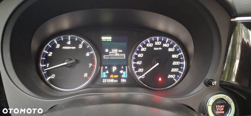 Mitsubishi Outlander - 12