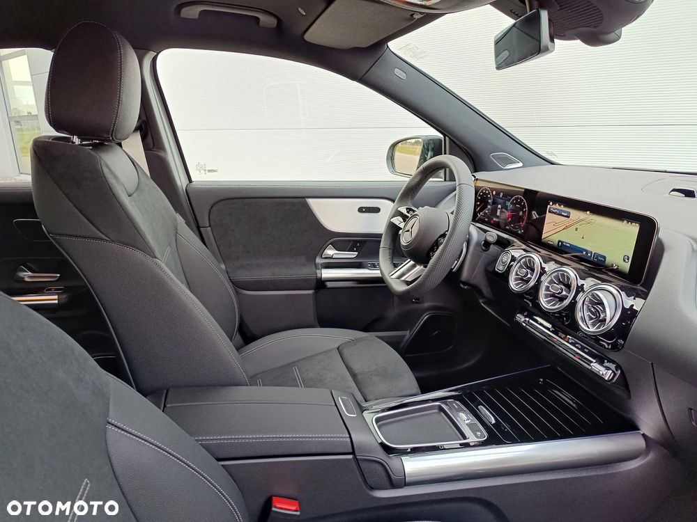 Mercedes-Benz GLA 220 mHEV 4-Matic AMG Line 8G-DCT - 5