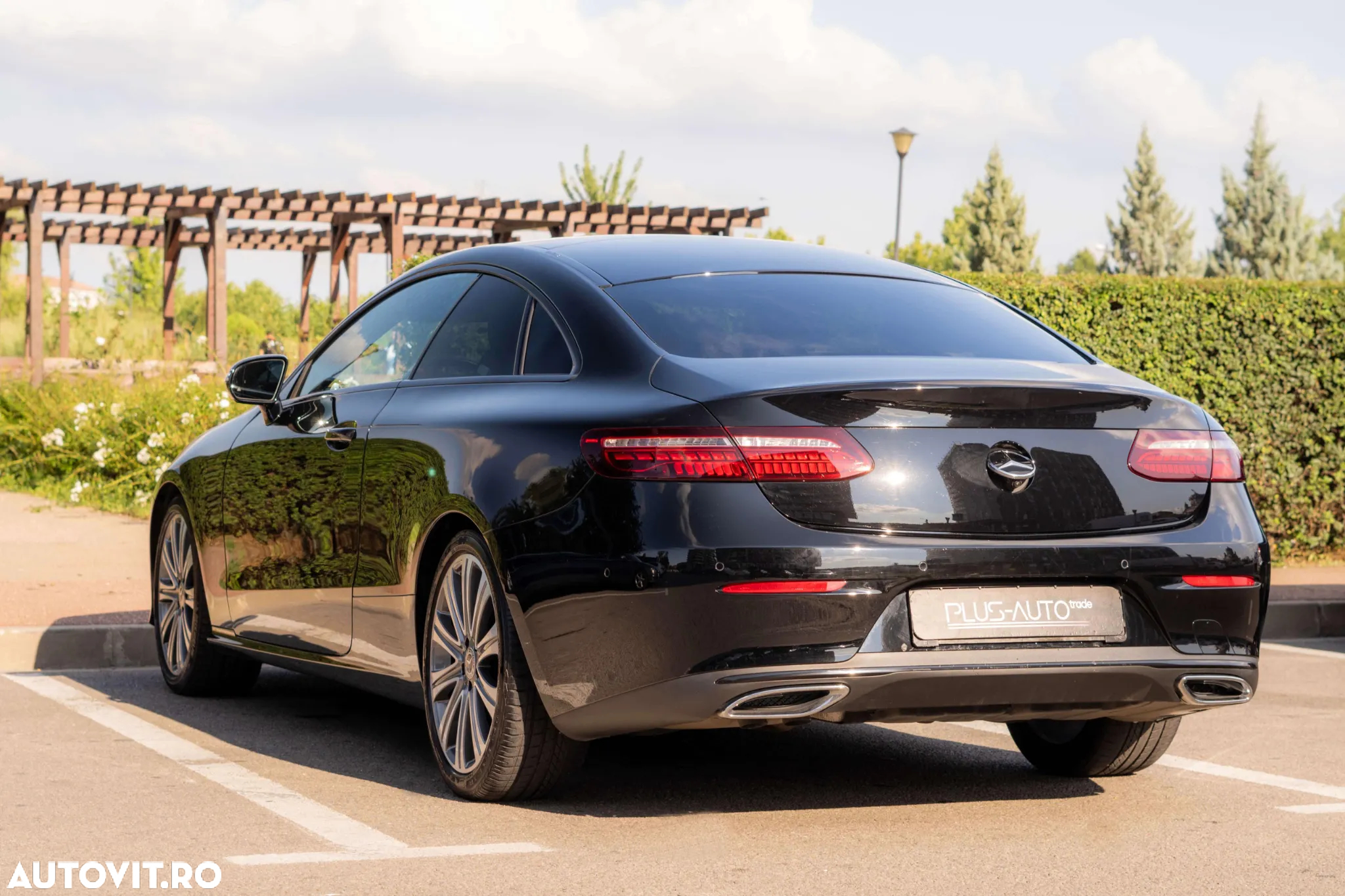 Mercedes-Benz E 220 d 4MATIC Coupe Aut. - 29